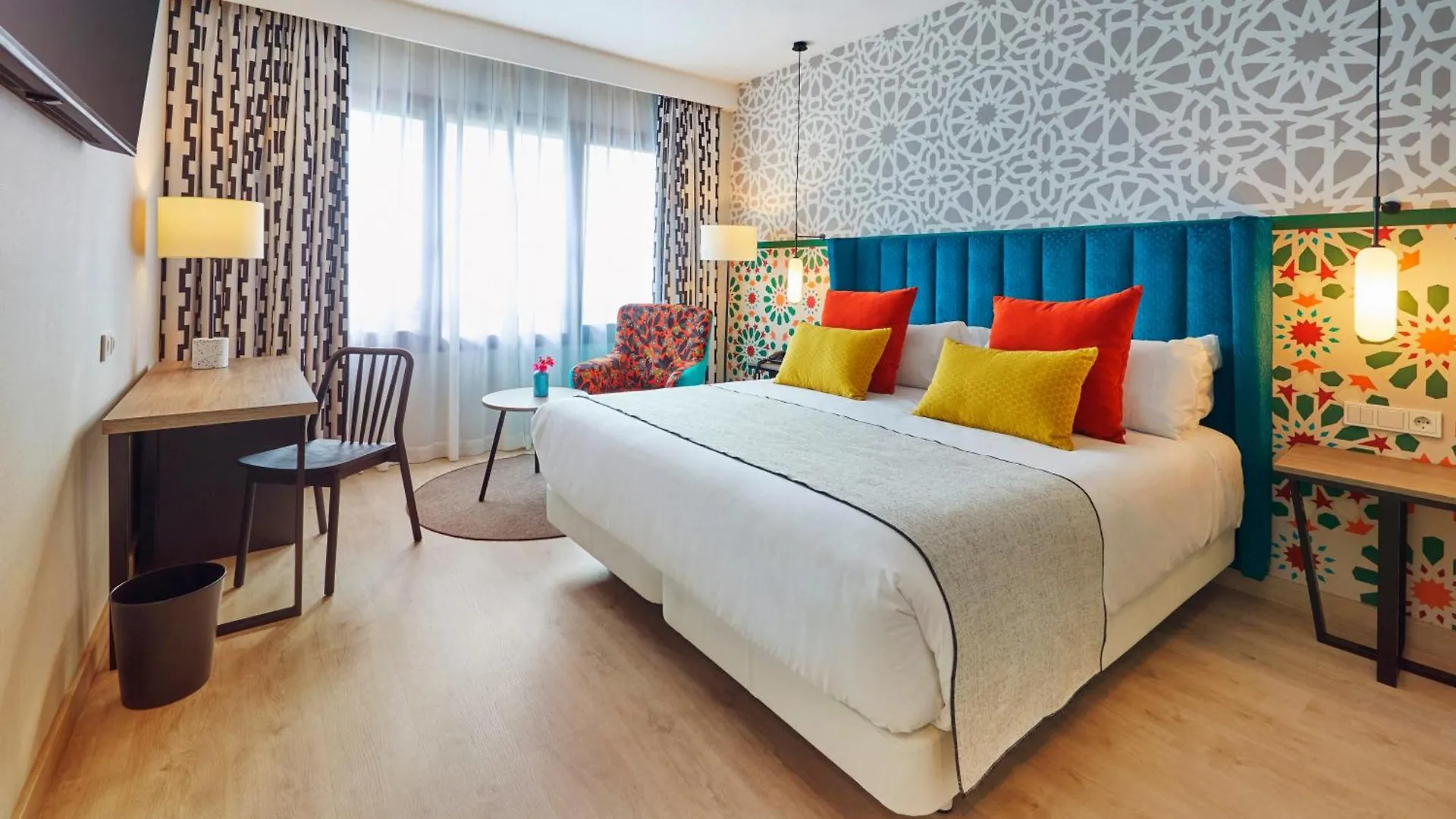 Hesperia Sevilla 4*, Seville